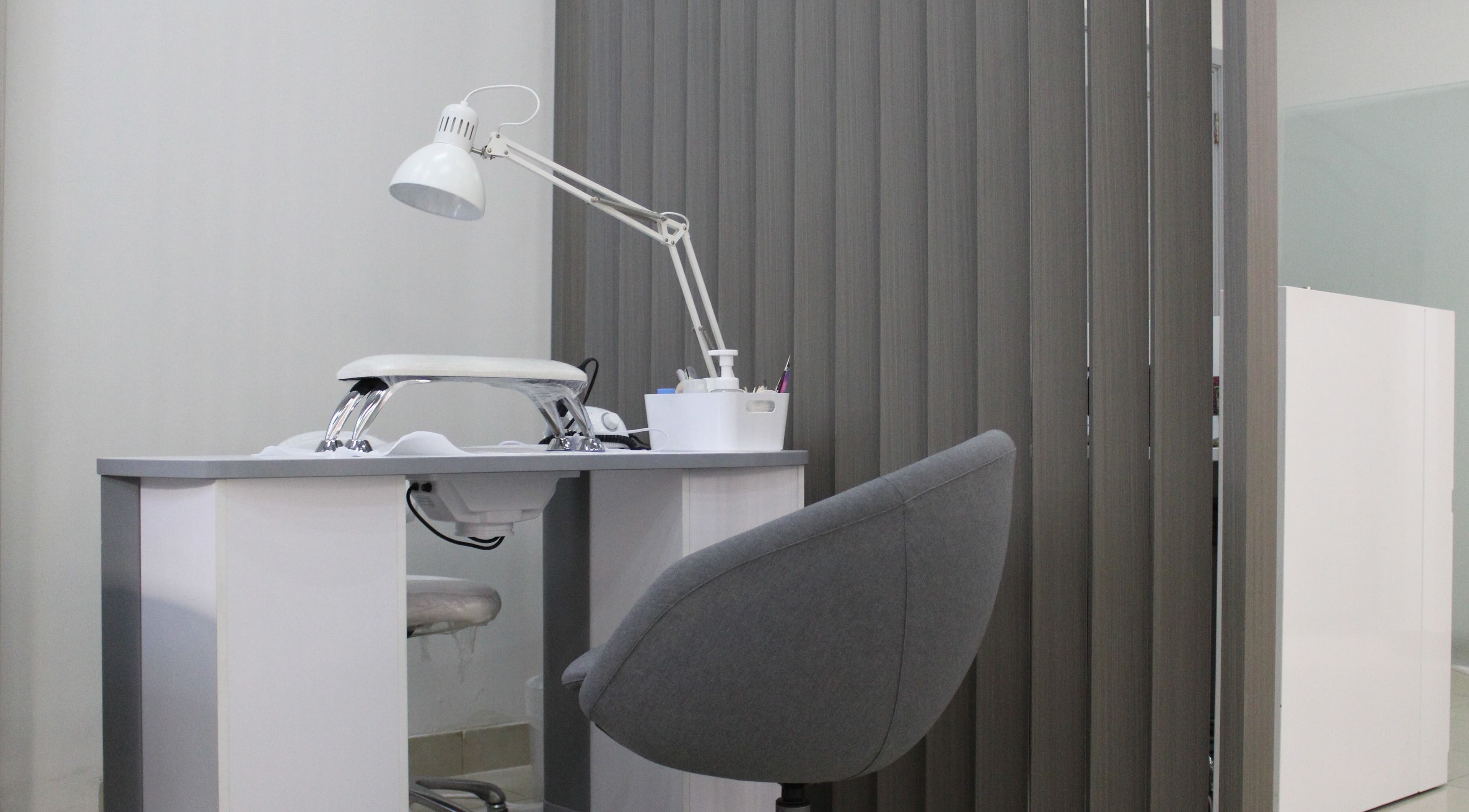 Modern nail station at Lashes & Brows Studio Ladies Salon, Abu Dhabi, AE, designed for comfort and style.