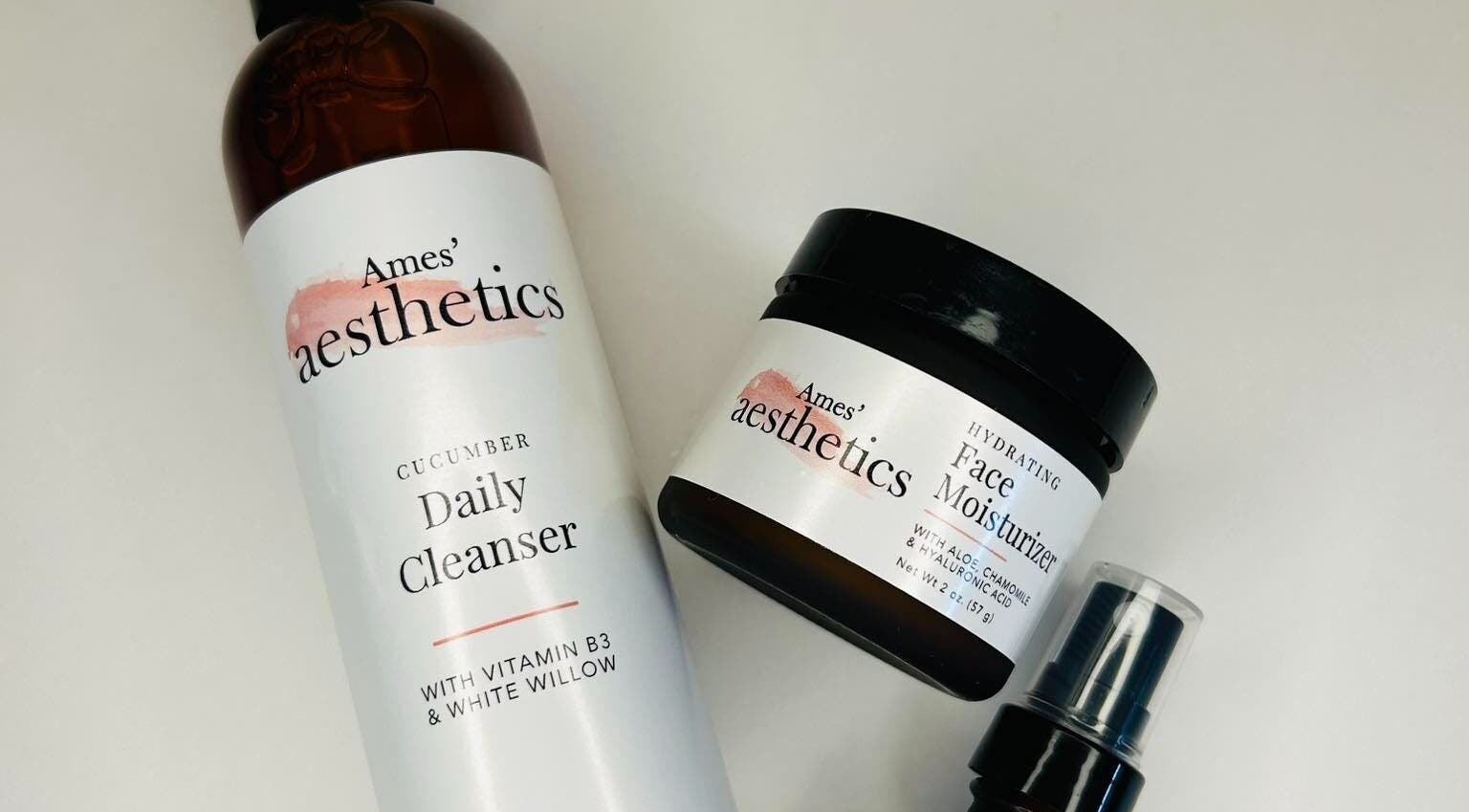 Productlijn van Ames' Aesthetics met reiniger en moisturizer, Paramaribo, Paramaribo, SR.