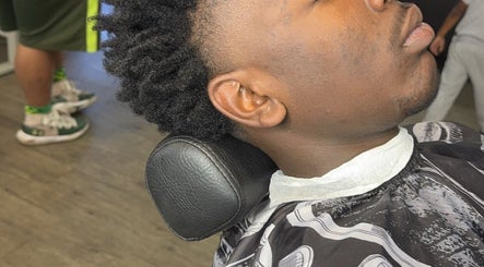 Lala the Barber imej 2