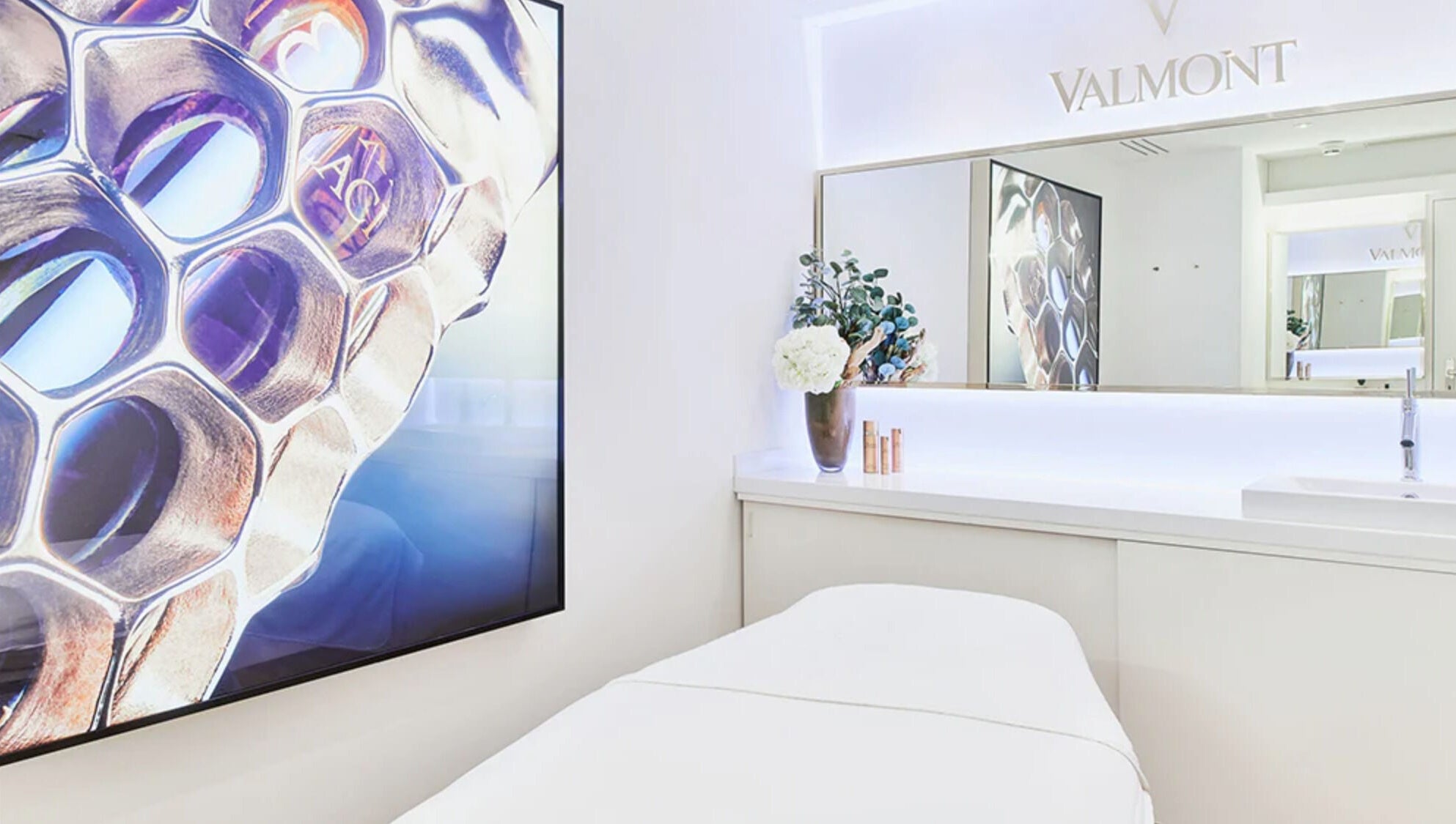 Elegantes Behandlungszimmer bei Osswald Facial SPA, Zürich, Zürich, CH mit stilvoller Dekoration.