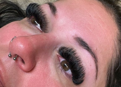 Close-up of eyelash extensions at Vanilla Lash & Beauty, Melbourne, Victoria, AU.