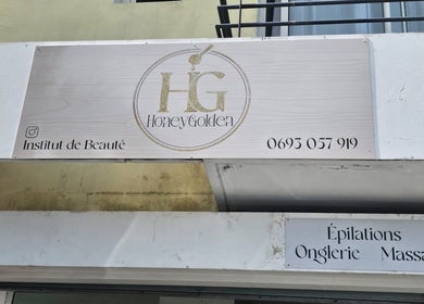 Panneau de l'Uma Institut à Tampon, Saint-Pierre, RE, offrant épilations et soins beauté.