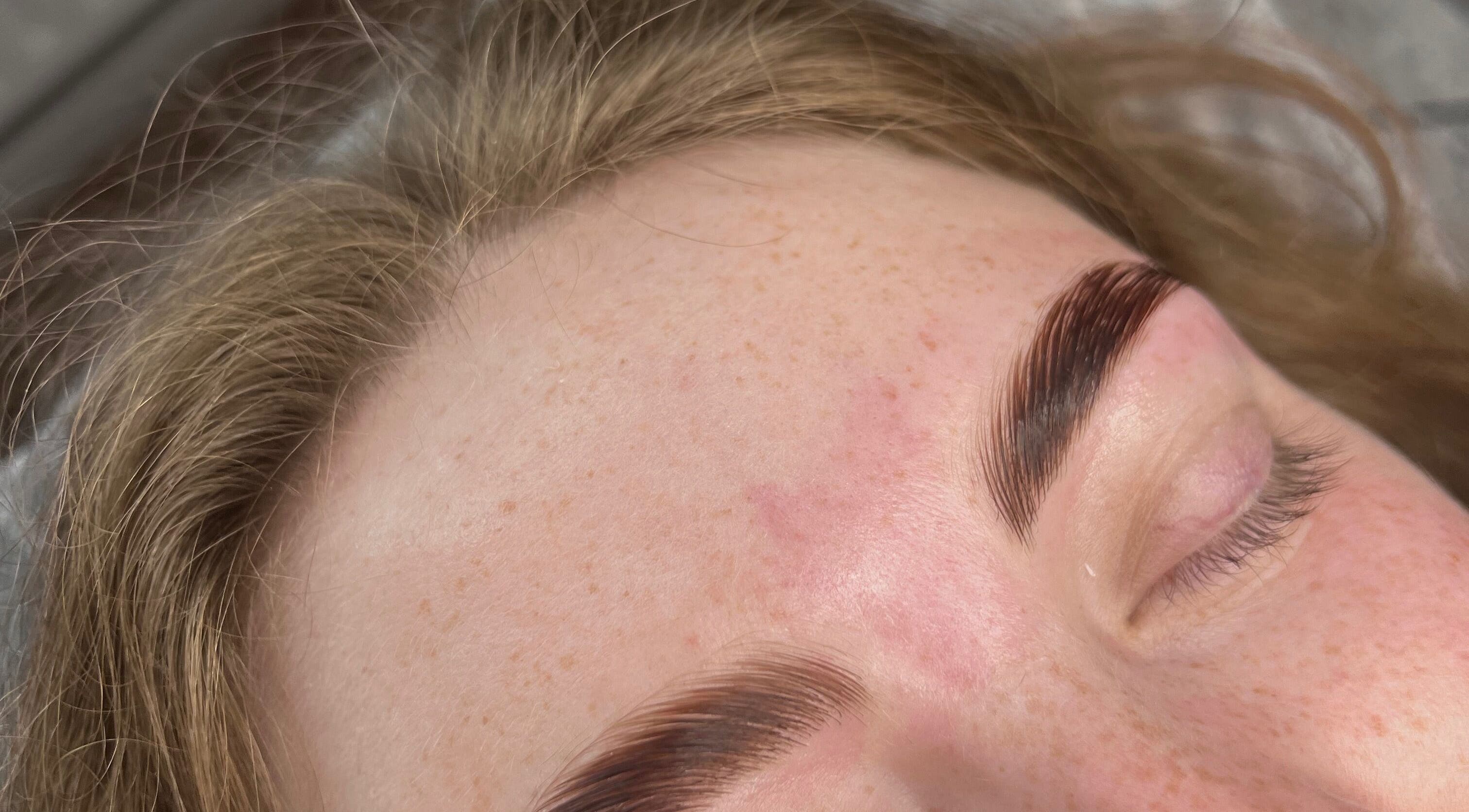 Close-up of styled eyebrows at Sophie's beauty bar in Midhurst, England, GB showcasing professional care.