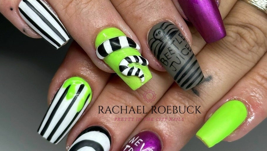 Pretty in The City Nails imagem 1