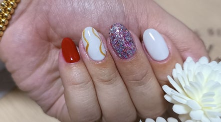 Nails Mariale Betancourt image 2