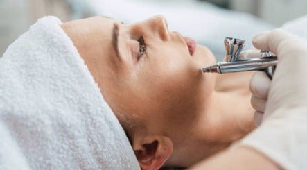 Facial treatment at Anage Spa & Wellness in Peraia, Thessaloniki, GR offering relaxation and rejuvenation.