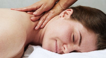 Relaxing massage therapy at Anage Spa & Wellness, Peraia, Thessaloniki, GR.