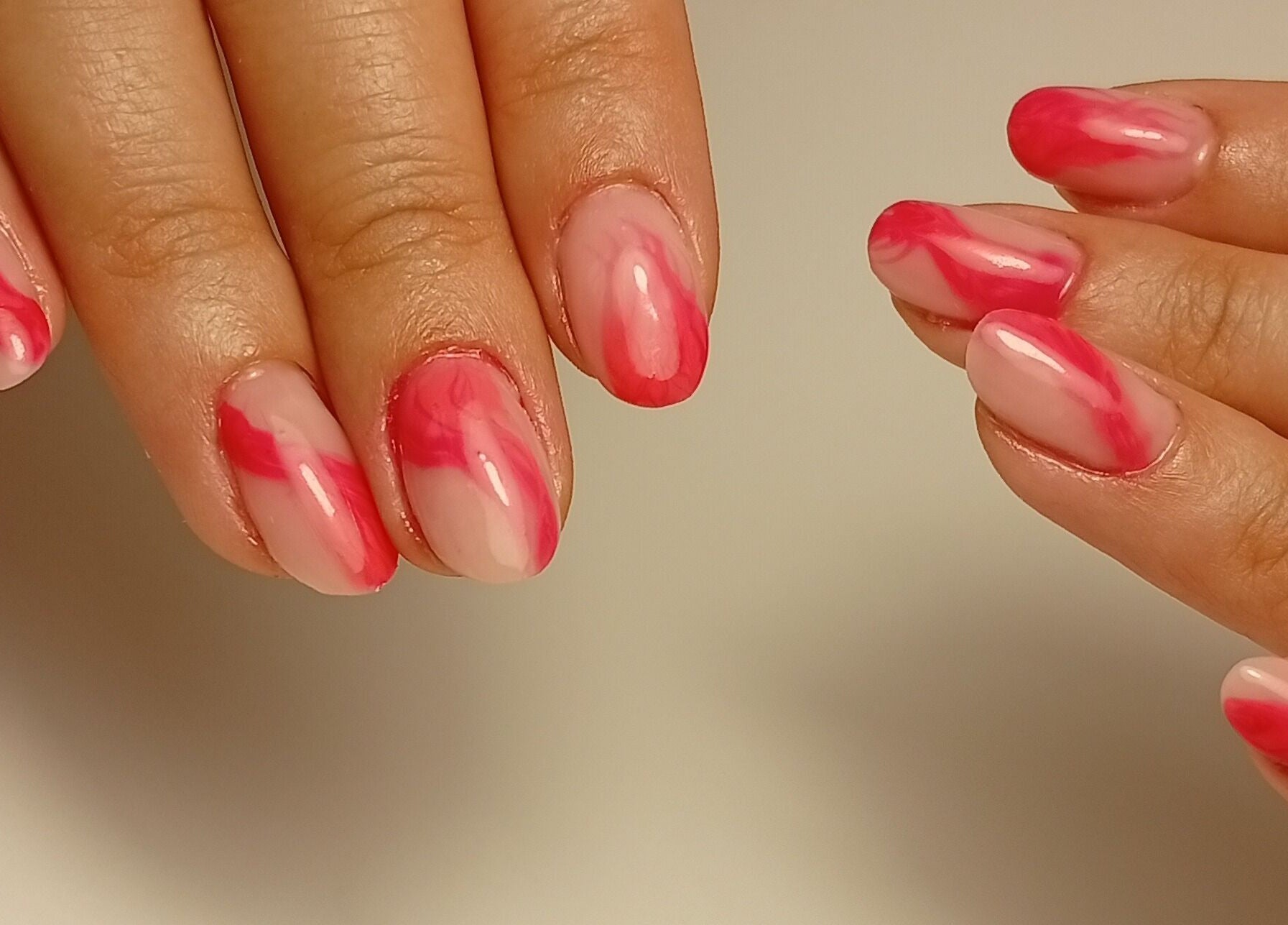 Design de unhas vermelhas no Heloísa Nails Salon, Lisboa, Lisboa, PT.