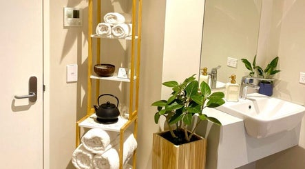 Fleur Massage Therapy image 2
