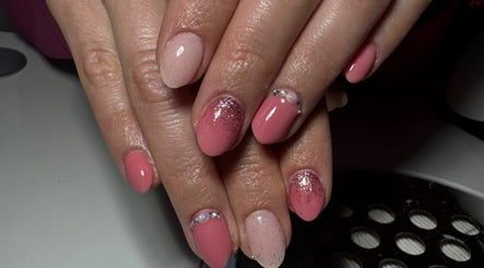 anniets.nails image 2