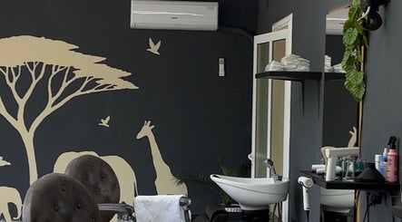 Barbershop by Andrew slika 2