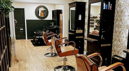 Matt Flora Hair Studio (Hudsonville)