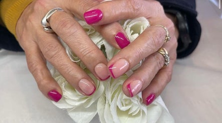 Ridhi’s Nails & Beauty slika 2