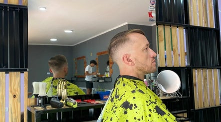 Zainosbarbershop image 3