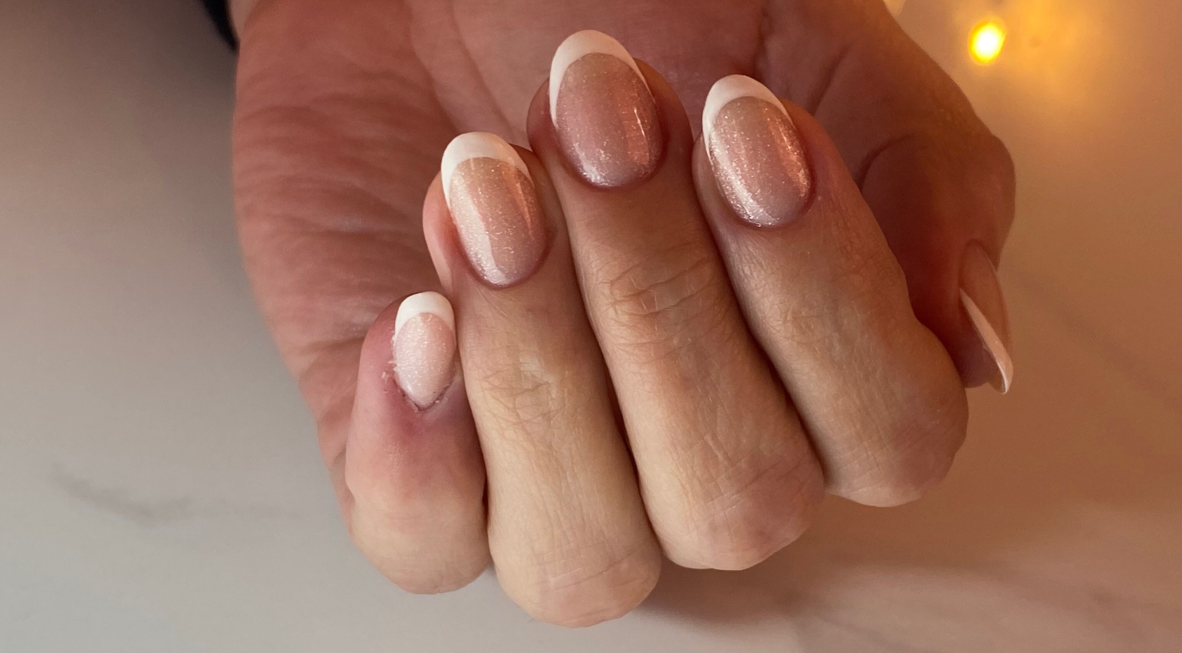 Uñas con manicura elegante en Leonails Studio, Providencia, Región Metropolitana, CL.