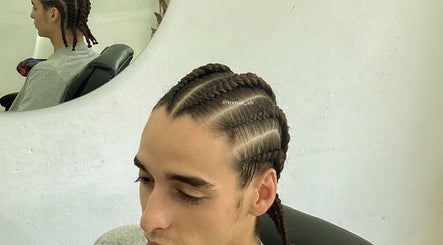 Trenzas, Extensiones y Peinados | Abril Farias image 2