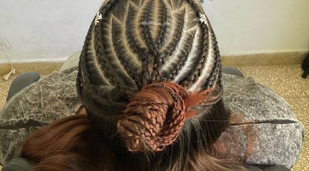 Trenzas, Extensiones y Peinados | Abril Farias image 3