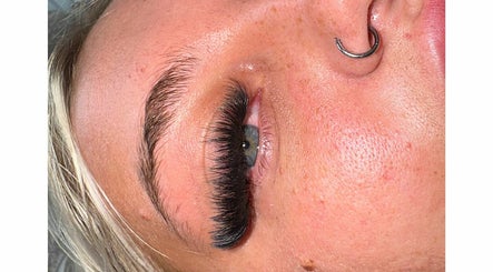 Lashes and Brows by Gee image 2