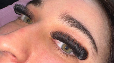 Image de Lashes n Brows by Gee 3