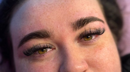 Lashes n Brows by Gee