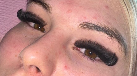Lashes n Brows by Gee, bild 2