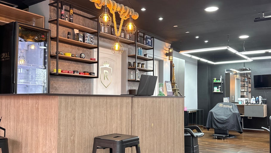 Royal Barberia, bilde 1