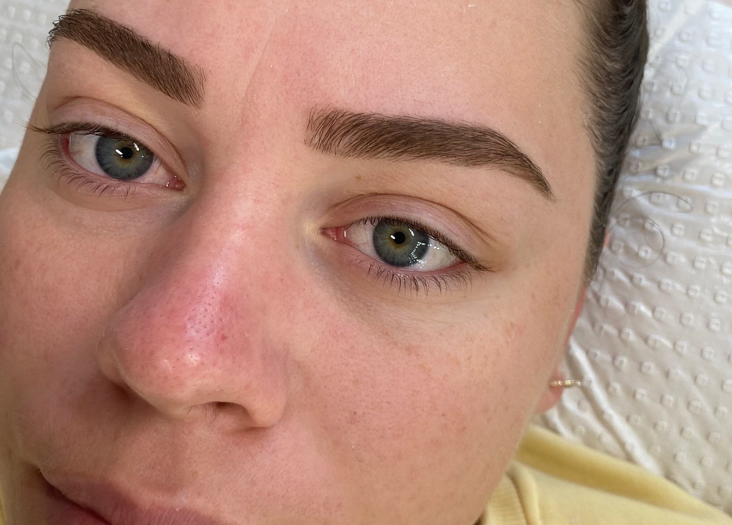 Perfectly shaped eyebrows at Be Glamorous Studio, Kallangur, Queensland, AU, showcasing expert care.