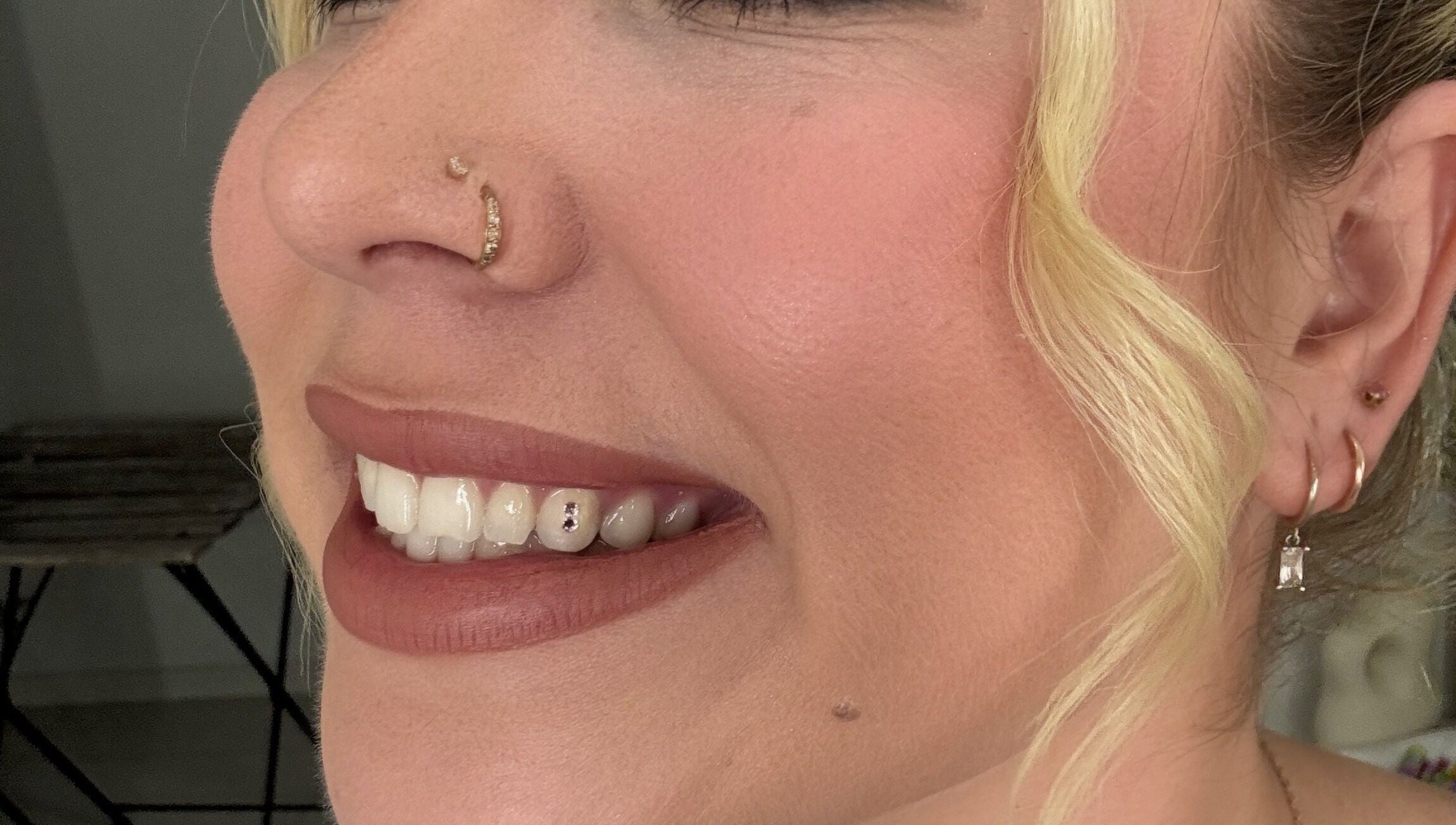 Dazzling tooth gem design at Be Glamorous Studio, Kallangur, Queensland, AU.