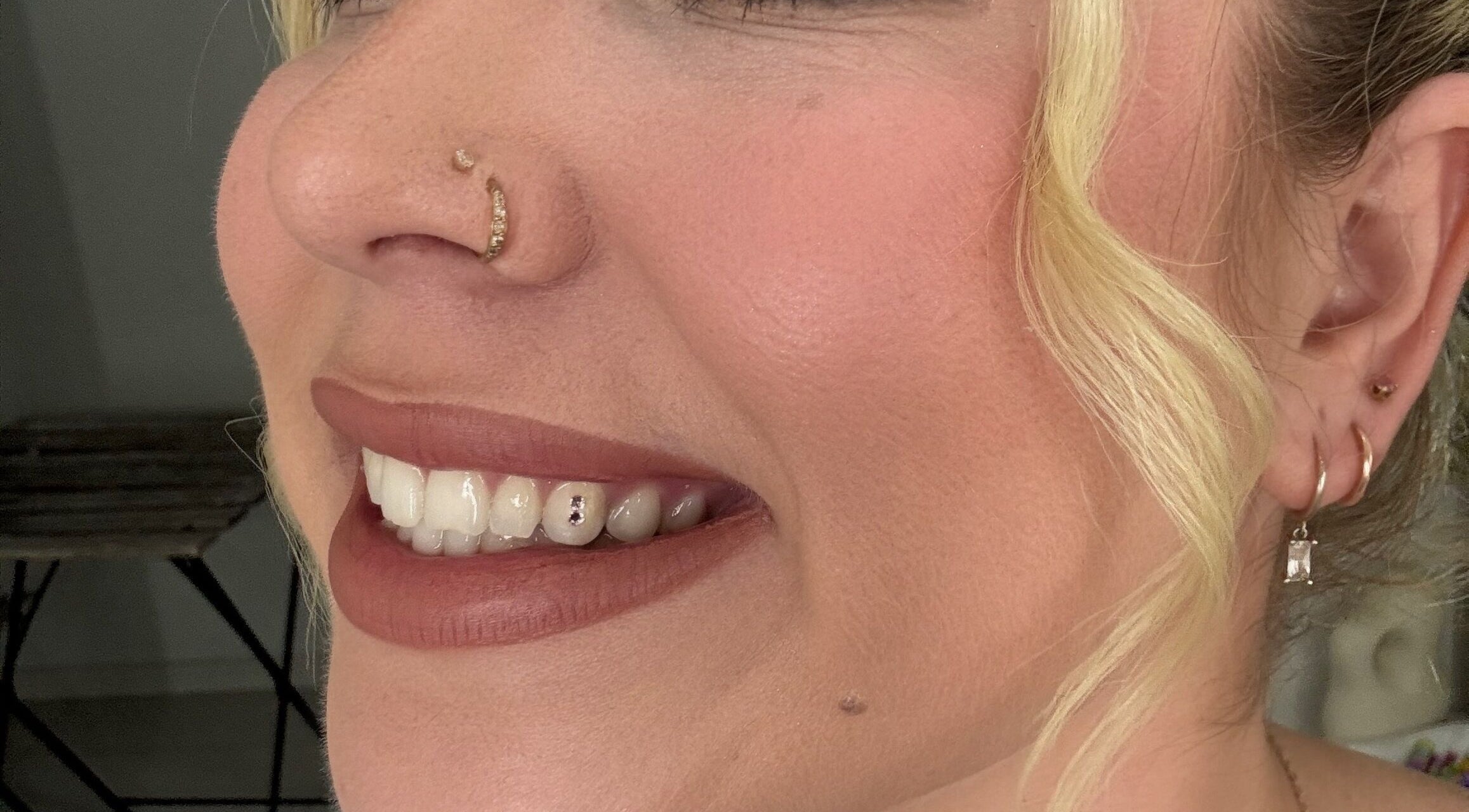 Dazzling tooth gem design at Be Glamorous Studio, Kallangur, Queensland, AU.