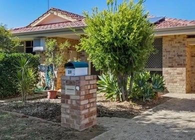 Charming suburban exterior of Brookelyn Beauty in Perth, Western Australia, AU.
