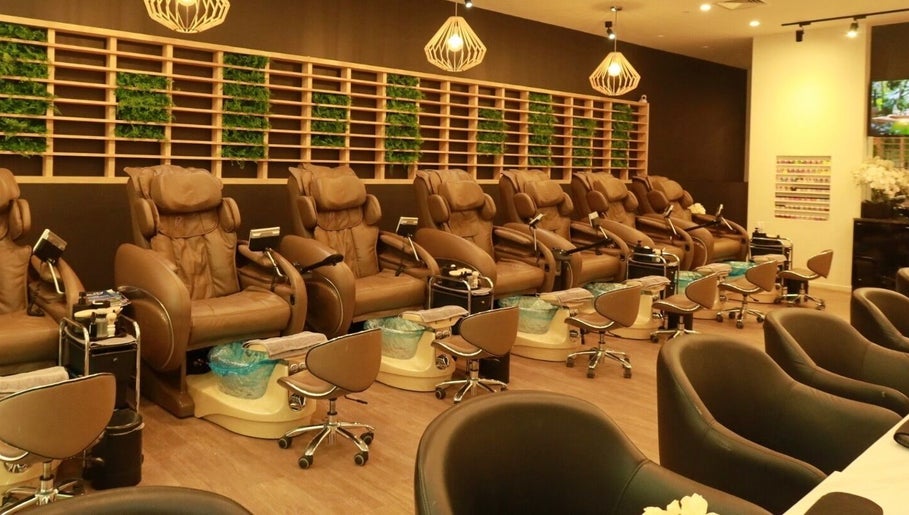 Kiwi Nails & Spa Takpuna image 1