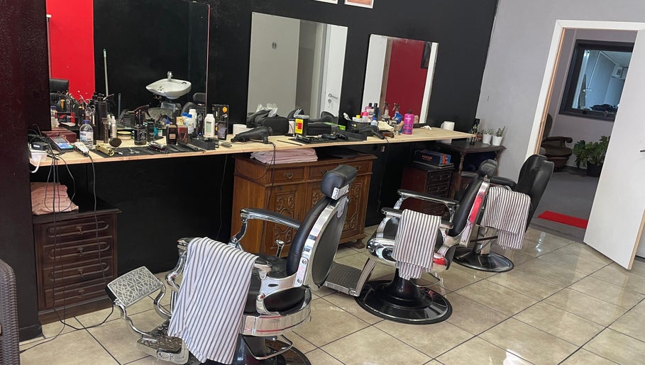 The Villains barbershop slika 1