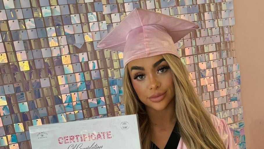 hình ảnh 1 của Kayleigh Marie aesthetics academy