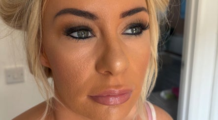 Make Up by Ellie Louisex