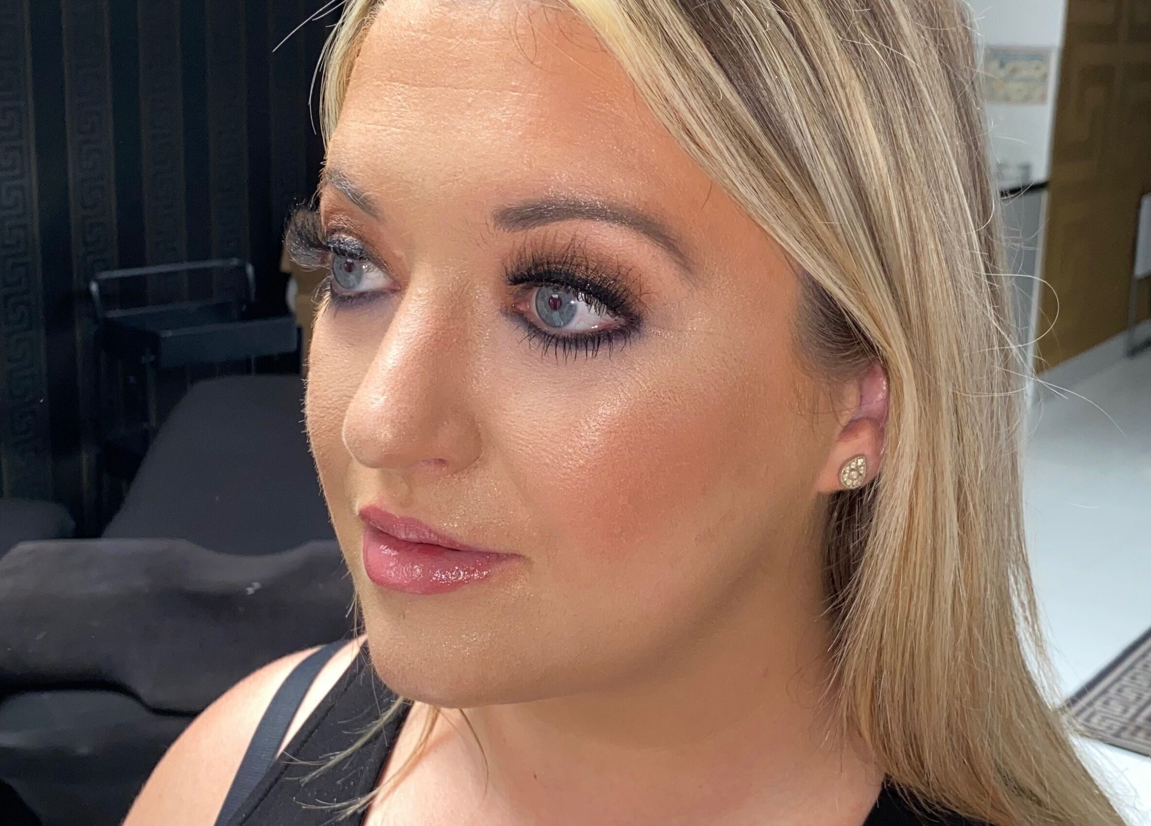 Make Up by Ellie Louisex offers a stunning eye makeup look in Litherland, England, GB.