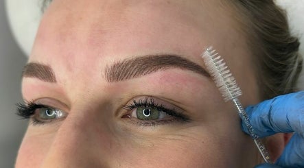 Immagine 2, Bladed Brow Artistry