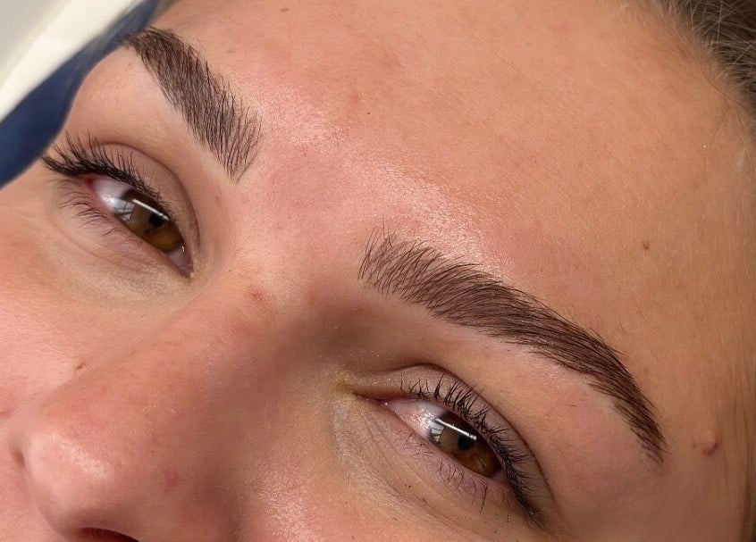 Perfectly shaped brows at Bladed Brow Artistry, Paarl, Western Cape, ZA. Showcasing expert microblading results.