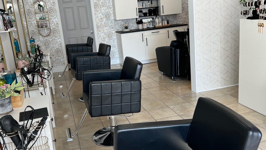 Vivid Hair Studio image 1