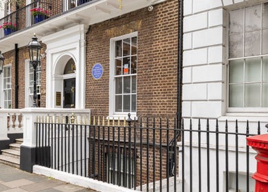 Elegant exterior of Rose Beauty Clinic located in a charming building in London, England, GB.