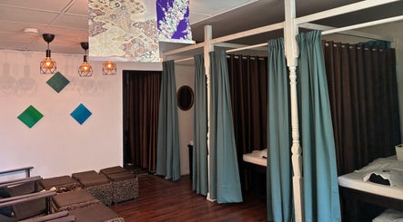 Relaxing massage area at Deep Tissue Therapies, Bondi, New South Wales, AU with elegant décor and cozy ambiance.
