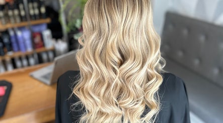 Adele Branch Hair