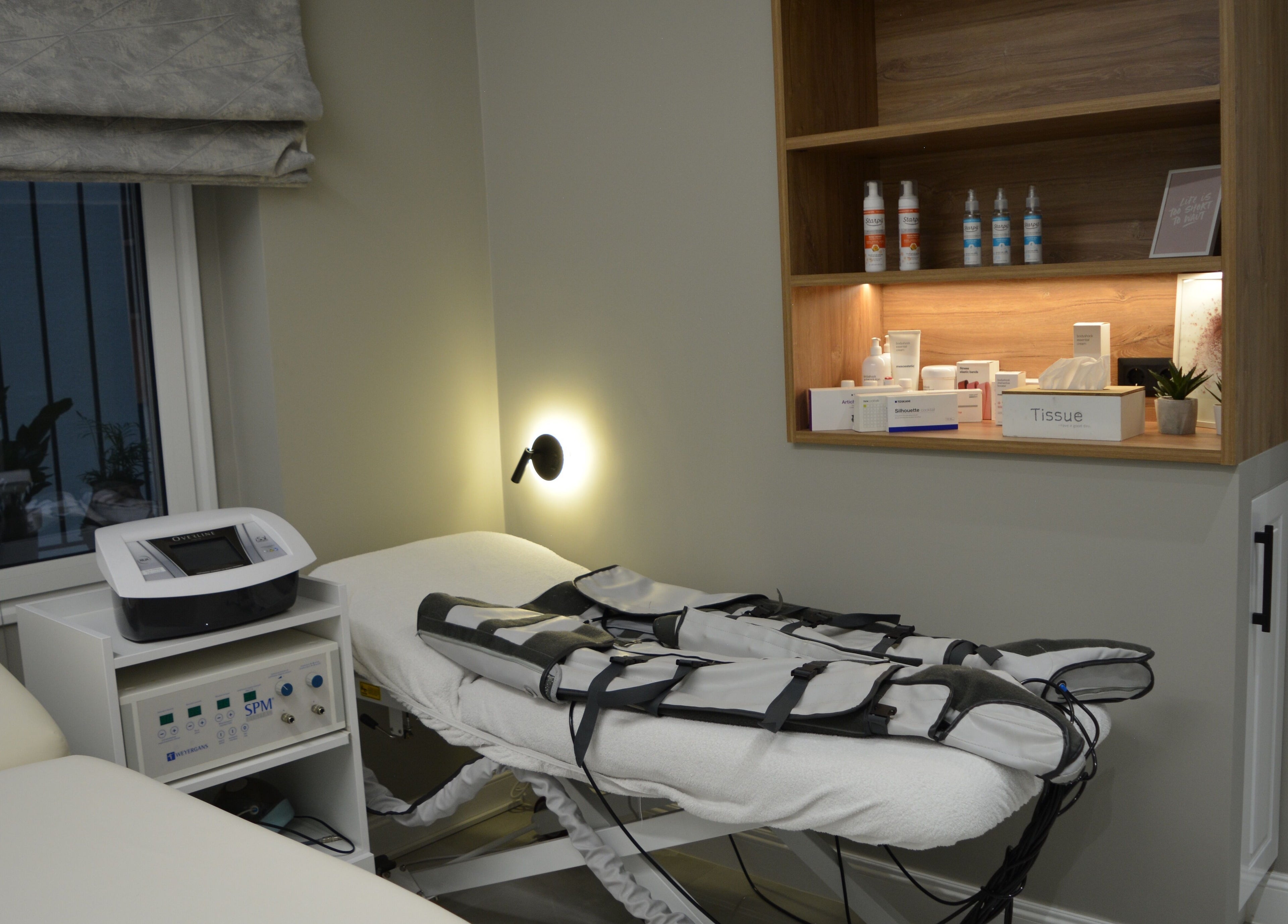 Ιατρικός εξοπλισμός σε Bioline Πρότυπο Κέντρο ΔερμοΑισθητικής, ΑΘΗΝΑ, Αθήνα, GR.