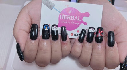 Imagen 3 de Herbal Nails & Beauty