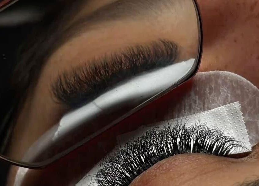 Extensão de cílios no Aura By Catarina Fernandes em Bragança, Bragança, PT, destacando beleza e detalhe.