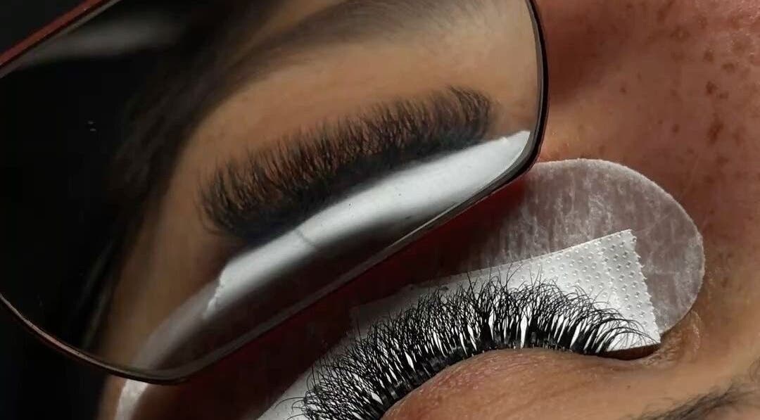 Extensão de cílios no Aura By Catarina Fernandes em Bragança, Bragança, PT, destacando beleza e detalhe.