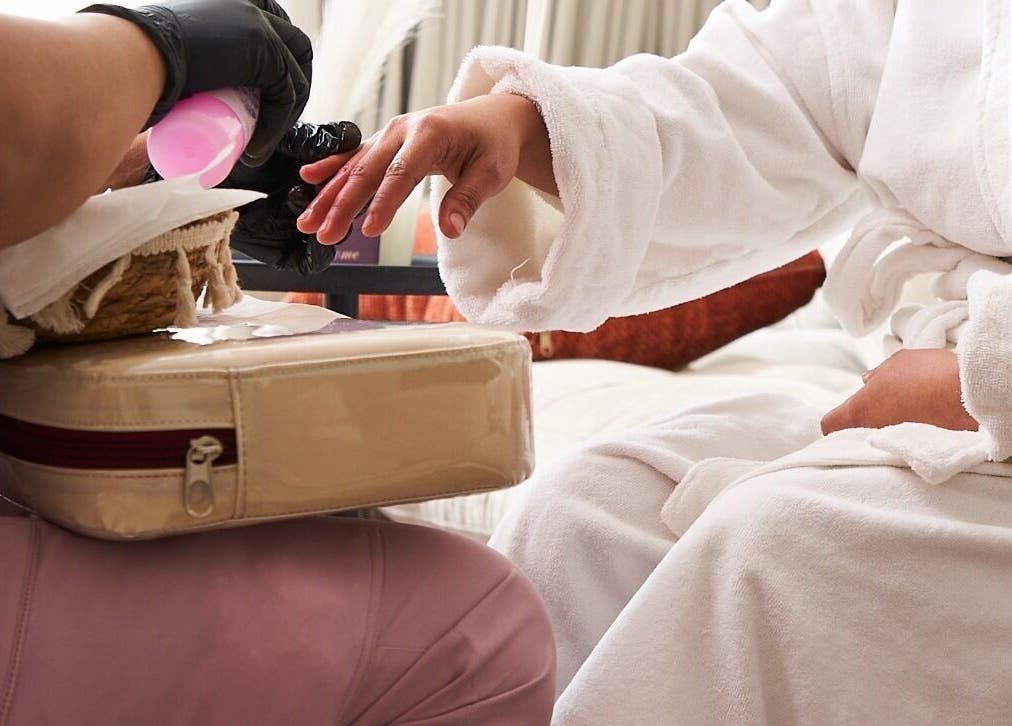 Luxurious hand treatment at نسمة المكان للسيدات خدمة منزلية, Riyadh, Riyadh Province, SA.