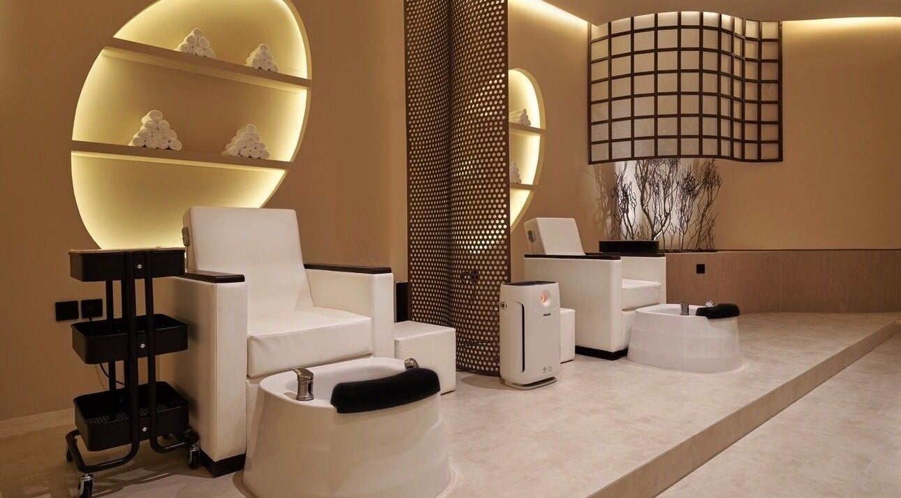 Luxurious spa chairs at Via Sand Spa | Men, Riyadh, Riyadh Province, SA in a calm, elegant setting.