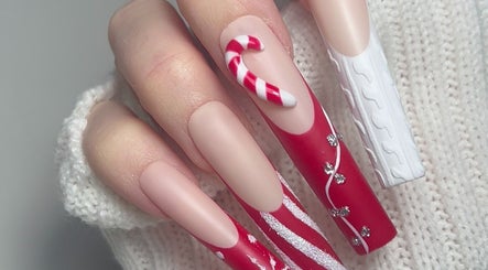 Chloé Nails image 2