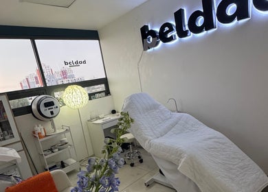 Habitación de spa en Beldad.mx, San Francisco Coacalco, Estado De México, MX, con camilla y decoración serena.