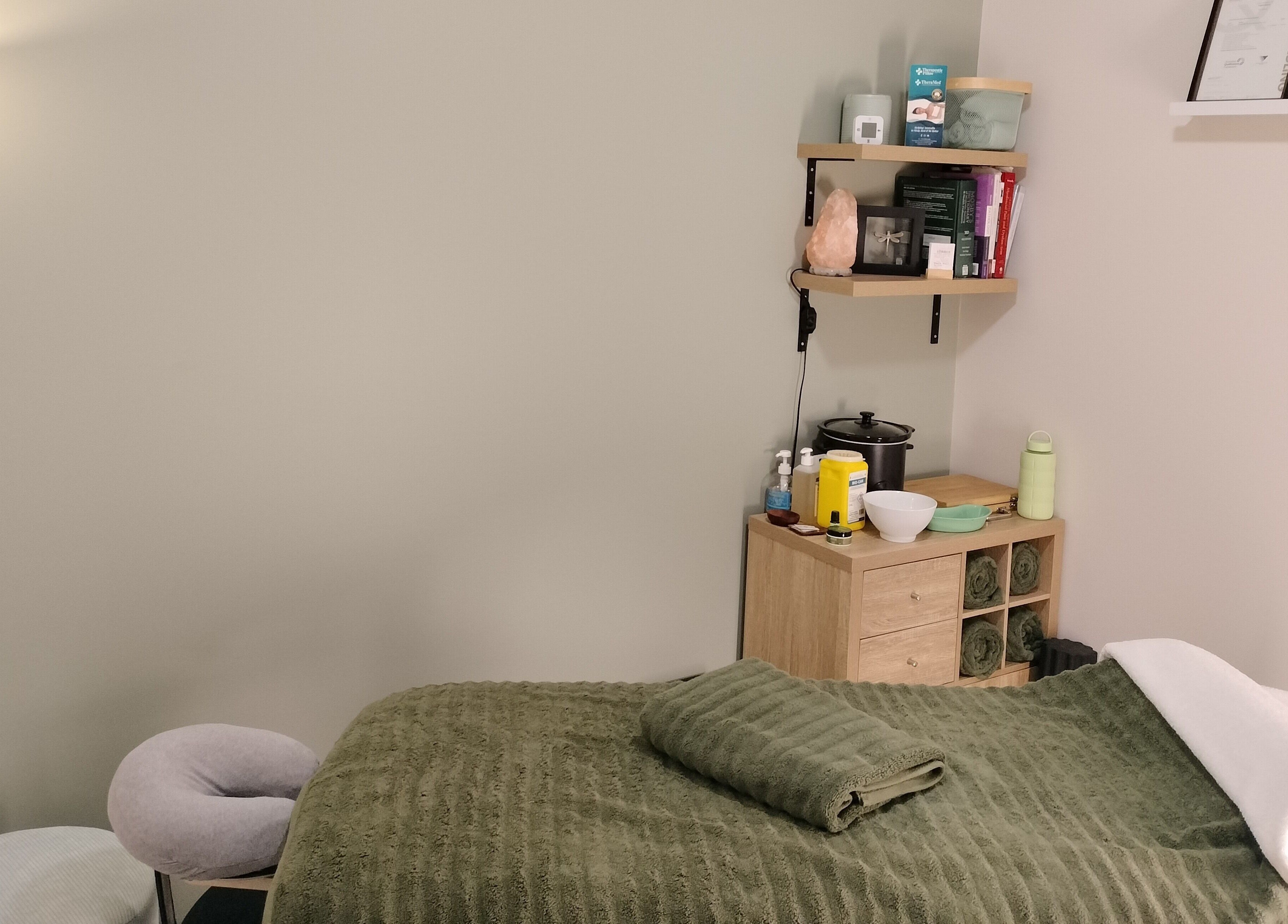 Calm treatment room at Angela Harvey Neuromuscular Therapist, Glass House Mountains, Queensland, AU.
